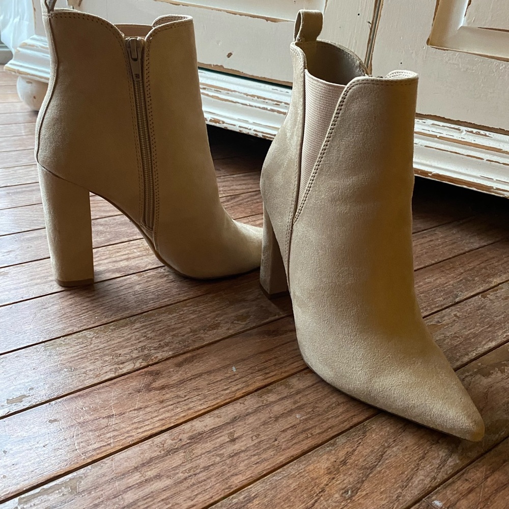 Forever 21 boots size 7 light tan